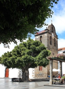 Die Iglesia de Nuestra Señora de Los Remedios an der Plaza de España in Los Llanos: Hier spielt sich der Großteil der Fiesta-Events zu Ehren der Schutzheiligen ab. Foto: La Palma 24