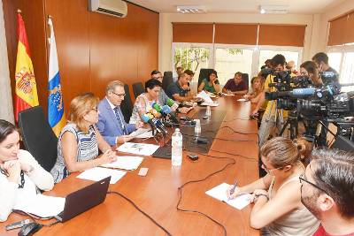 Pressekonferenz der Kanarenregierung zum Thema Mikroalgen: