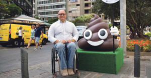 Carlos Correa, Umweltrat von Santa Cruz de Tenerife: Häufchen-Aktion soll Hundebesitzer sensibilisieren. Foto: Stadt