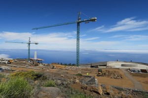 Baustelle des Besucherzentrums auf dem Roque de Los Muchachos: Eines der vielen Projekte, die mit Hilfe von FDCAN-Geldern finanziert werden. Foto: Michael Kreikenbom