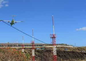 Trotz ordentlich Wind sind es die Binter-Maschinen, die am Donnerstagmorgen als erstes wieder die Landung auf dem SPC-Airport packen: