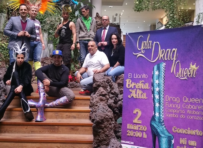 Drag Queen-Spektakel in Breña Alta. Am Freitag, 2. März 2018, entern Drag Queens den Ortsteil El Llanito in Breña Alta. Um 20 Uhr ist eine Show mit acht schillernden Figuren geplant – sieben kommen aus Gran Canaria und eine aus Lanzarote, darunter Finalisten der Gala Drag Queen de Las Palmas de Gran Canaria 2018. Das Event moderiert Darío Díaz vom Fernsehsender Televisión Canaria, und der Abend wird durch ein Konzert mit der Band Ni un pelo de tonto abgerundet.