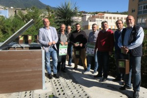 Inselpräsident Anselmo Pestana, Santa Cruz-Bürgermeister Sergio Matos und andere Inselhäuptlinge bei der Einweihung der Gemeinschafskompostieranlage in Santa Cruz: Dieser Aufmarsch zeigt, wie groß das Thema Recycling auf La Palma inzwischen geschrieben wird. Foto: Cabildo