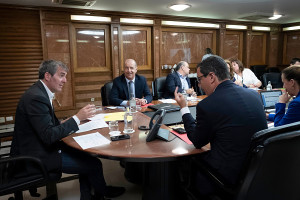 El Presidente D. Fernando Clavijo Batlle asiste al consejo de gobierno a 2 de Julio de 2018. (Foto: Arturo Rodriguez/Presidencia GobCan) Esta fotografía oficial del Gobierno de Canarias es solamente para uso editorial por medios de comunicación. La fotografía no puede ser manipulada de ninguna manera y no se puede utilizar en materiales comerciales y/o políticos, publicidad, correos electrónicos, productos, promociones que de alguna manera pueda sugerir la aprobación o respaldo del Presidente, o el Gobierno de Canarias.