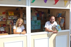 Langeweile am Strand? Da hilft Lesen mit Büchern aus der Biblioplaya. Foto: Santa Cruz