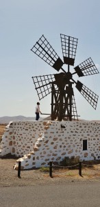 Brena Altas Bürgermeister Jonathan Felipe: Windmühlen-Besichtigung auf Fuerteventura. Foto: Gemeinde