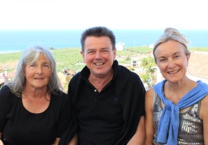 Die Macher vom La Palma WeinClub (v.l.n.r.): Renate Zörb, Jürgen Michalzik und Susanne Langford. Foto: La Palma 24