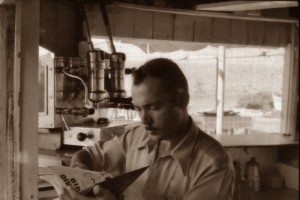 Manolo in seinem Kiosco am Strand von Puerto Naos: Auch dieses Bild nahm Wilhelm Haas Ende der 1960er-Jahre auf.