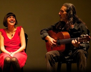 Flamenco-Zeit: Iosune und Pedro musizieren mit Freunden. Foto: Kim Schaar