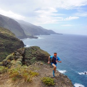 Hannes Namberger beim Acantilado an der Nordküste von La Palma: 2019 wurde er in diesem erst zwei Jahre alten Trailrun Zweiter.