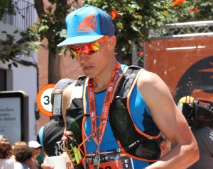 Hannes Namberger im Ziel des Transvulcania Ultramarthons 2019 in Los Llanos: abgekämpft, aber glücklich über den 10. Platz trotz Muskelproblemen. Foto: La Palma 24