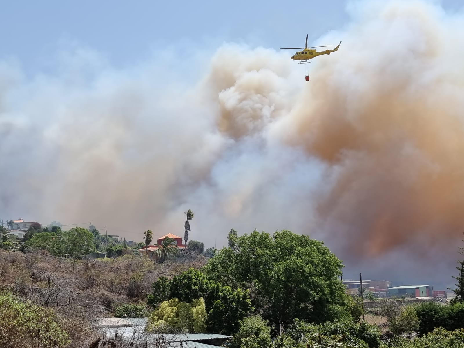 Mehr Als 90 Einsatzkrafte Kampfen Gegen Den Brand In El Paso